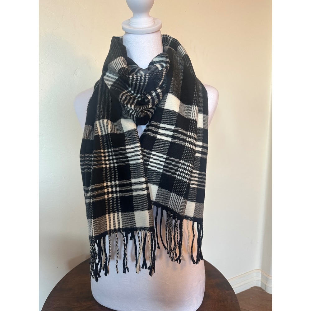 100% Cashmere Scarf Made in Scotland Black White Plaid Fringe Winter Wrap 66in
